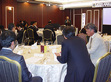 会場